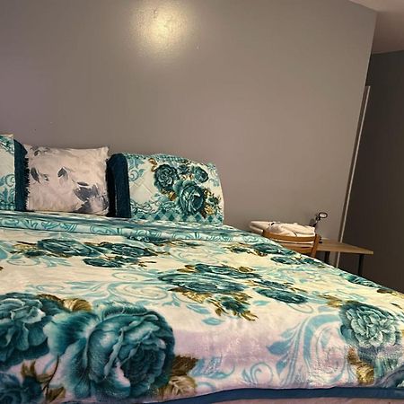 Divine Villa Guest House 65 Sherman 6Mins To Airport And 4Mins To Penn Station Newark Exterior photo