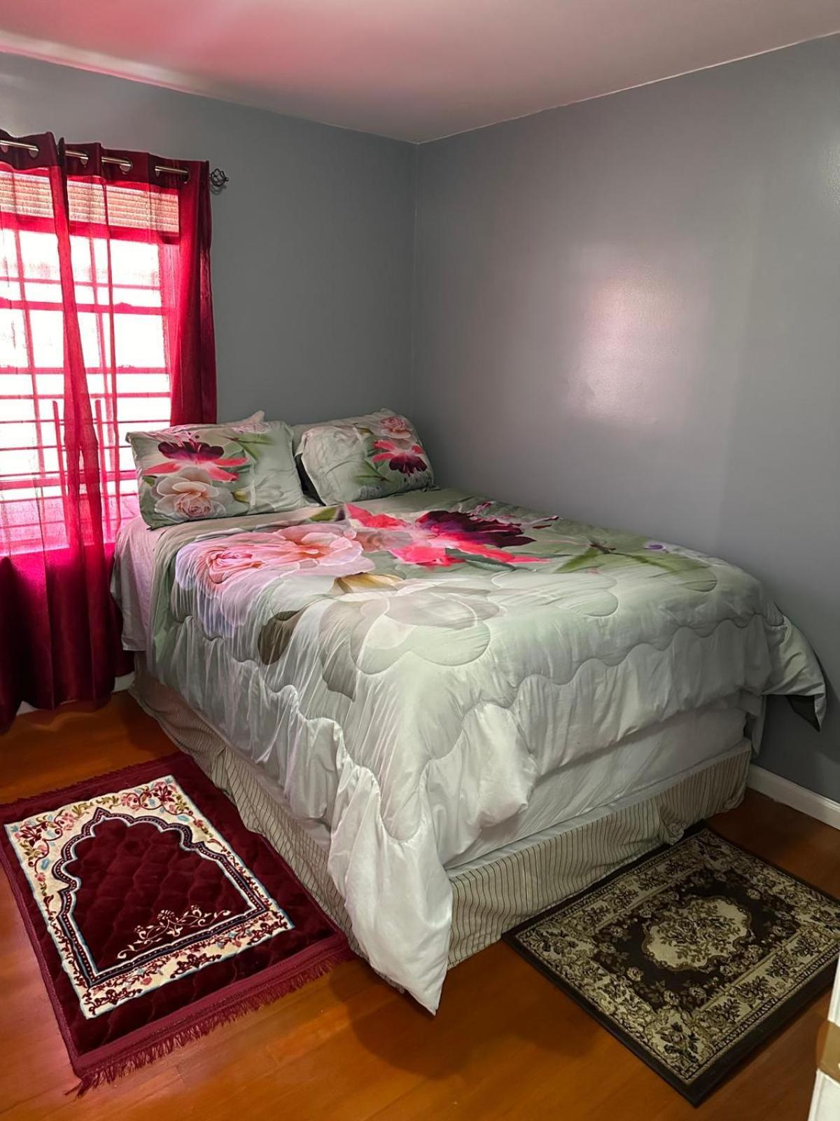 Divine Villa Guest House 65 Sherman 6Mins To Airport And 4Mins To Penn Station Newark Exterior photo